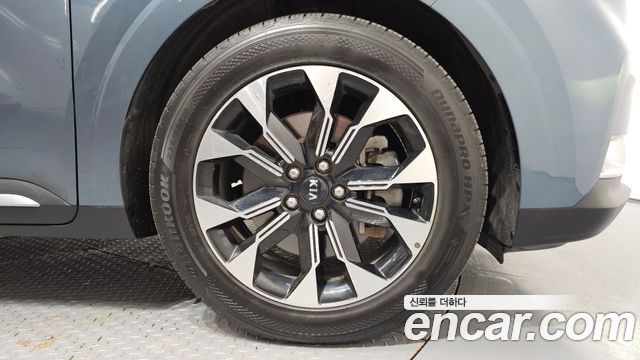 Kia Canival 2021 — photo 7