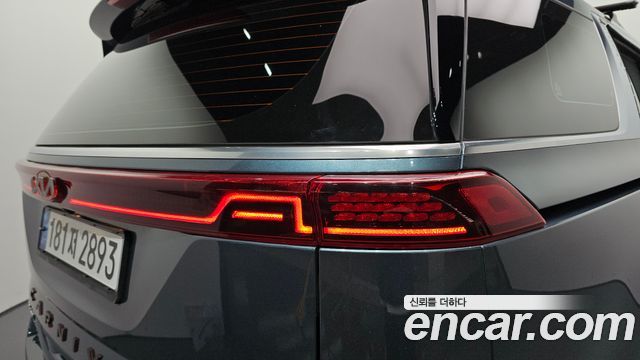 Kia Canival 2021 — photo 9