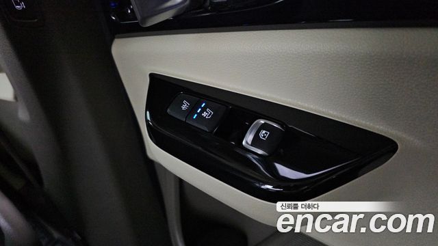 Kia Canival 2021 — photo 27
