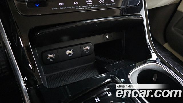 Kia Canival 2021 — photo 28