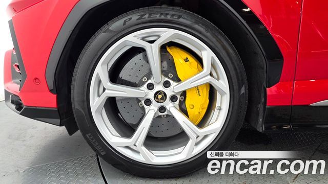 Lamborghini Urus 2020 — photo 5