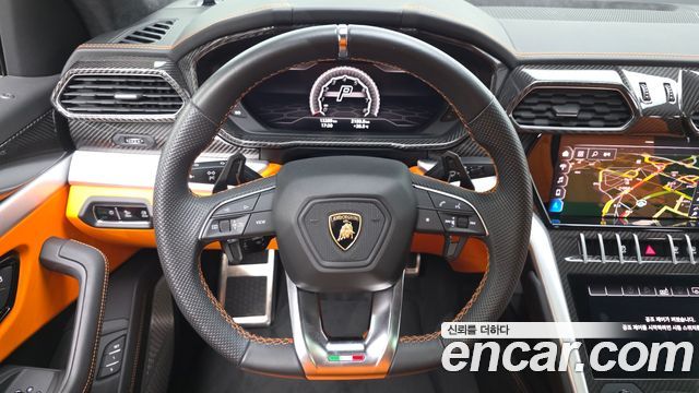 Lamborghini Urus 2020 — photo 13
