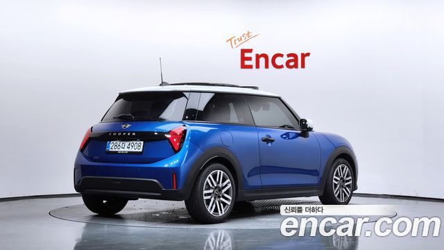 Mini Cooper 2025 — photo 2