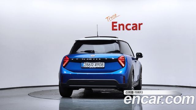 Mini Cooper 2025 — photo 4