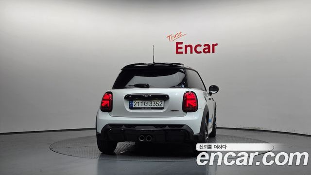 Mini Cooper 2023 — photo 4