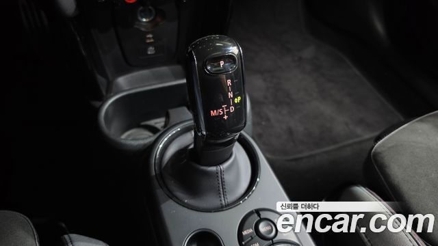 Mini Cooper 2023 — photo 9