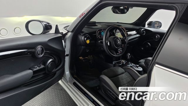 Mini Cooper 2023 — photo 10