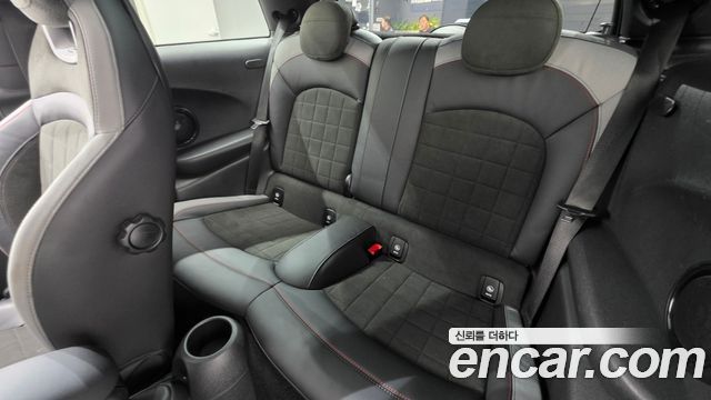 Mini Cooper 2023 — photo 11