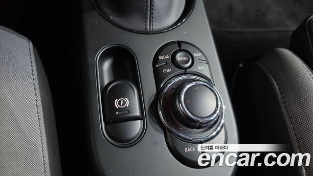 Mini Cooper 2023 — photo 20
