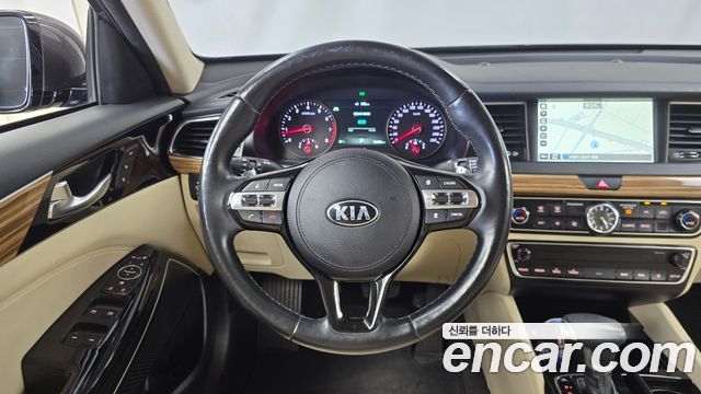 Kia K7 2017 — photo 18