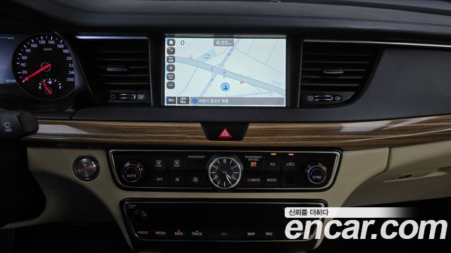 Kia K7 2017 — photo 19