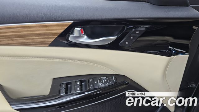 Kia K7 2017 — photo 27