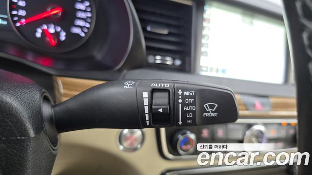 Kia K7 2017 — photo 29