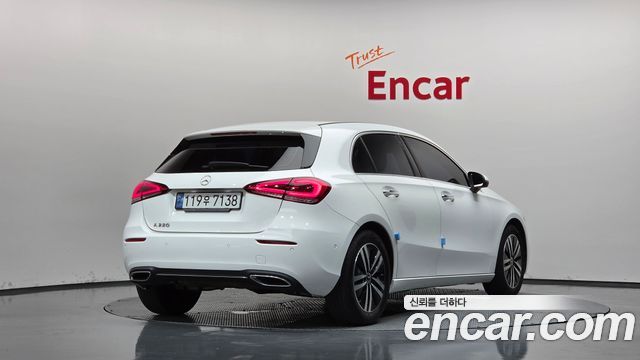 Mercedes-Benz A-Class 2022 — photo 2