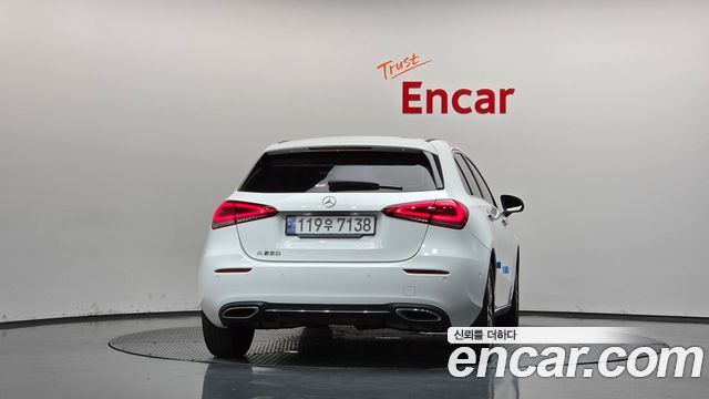 Mercedes-Benz A-Class 2022 — photo 4