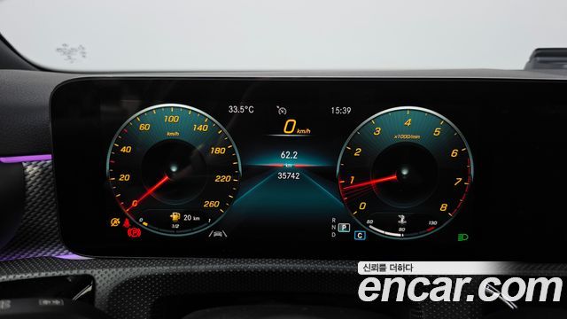 Mercedes-Benz A-Class 2022 — photo 11