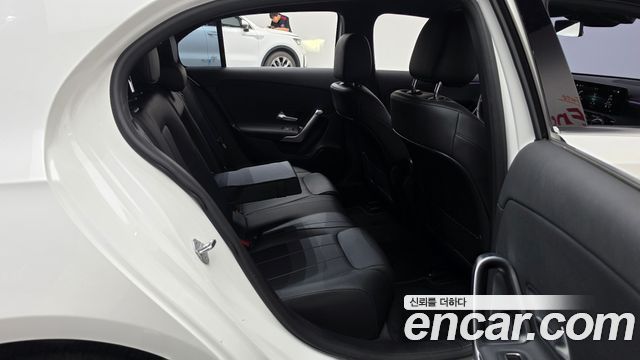Mercedes-Benz A-Class 2022 — photo 17