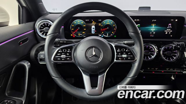 Mercedes-Benz A-Class 2022 — photo 19