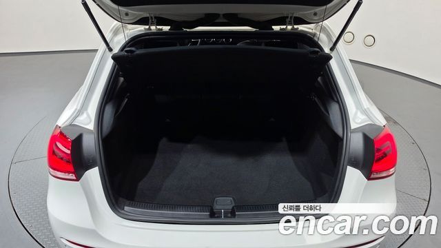 Mercedes-Benz A-Class 2022 — photo 21