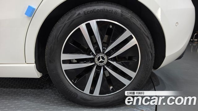 Mercedes-Benz A-Class 2022 — photo 7