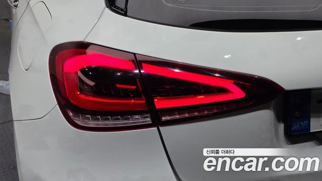 Mercedes-Benz A-Class 2022 — photo 9