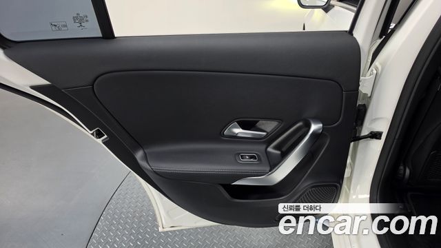 Mercedes-Benz A-Class 2022 — photo 15