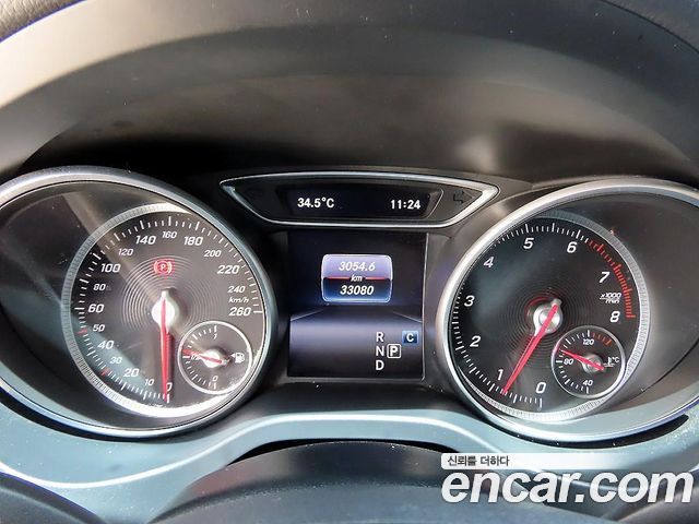 Mercedes-Benz GLA-Class 2019 — photo 8