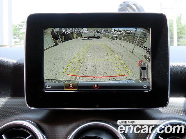 Mercedes-Benz GLA-Class 2019 — photo 14