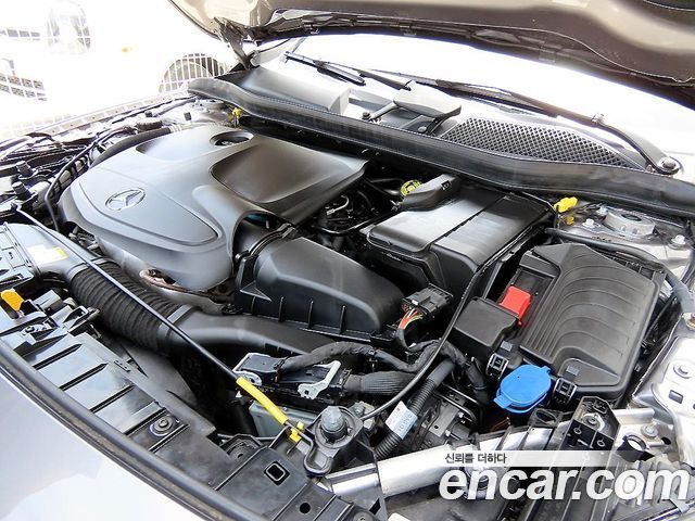 Mercedes-Benz GLA-Class 2019 — photo 18