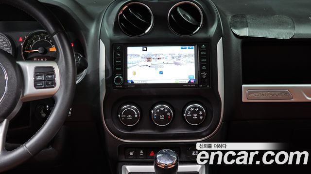 Jeep Compass 2015 — photo 14