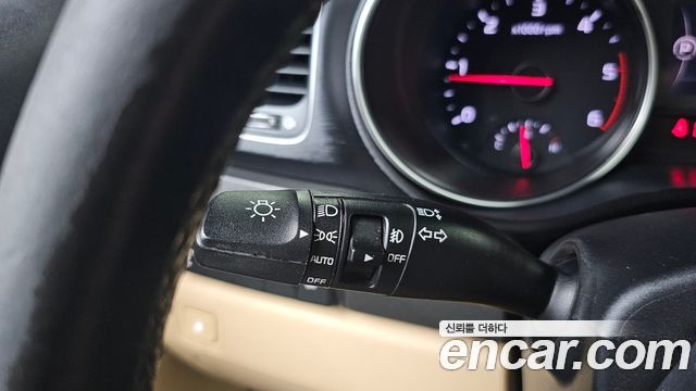 Kia Canival 2015 — photo 25