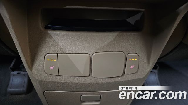 Kia Canival 2015 — photo 28
