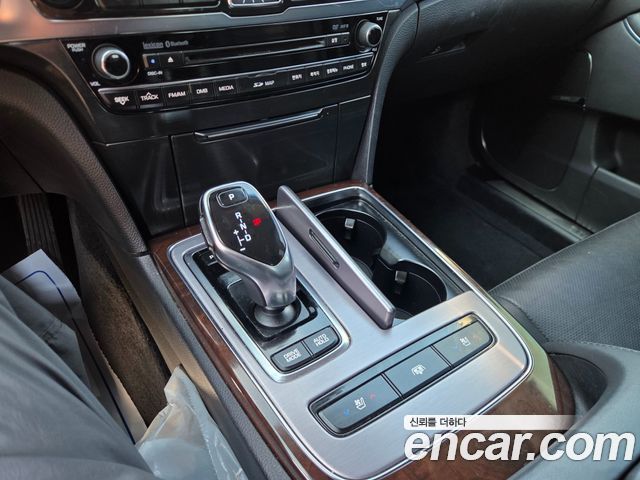Hyundai Equus 2015 — photo 13