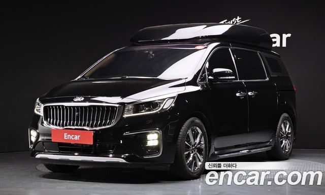 Kia Canival 2020 — photo 1