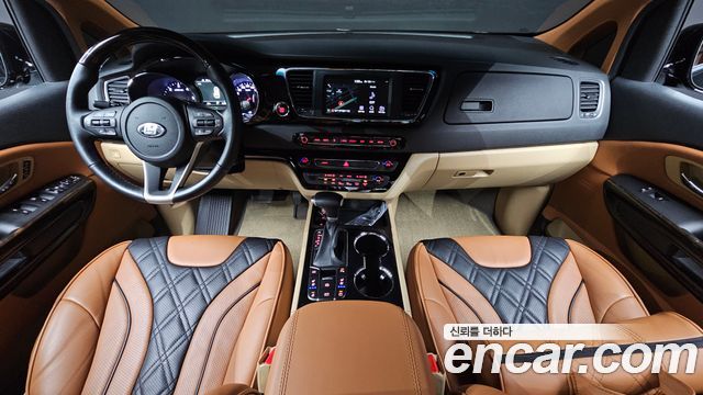 Kia Canival 2020 — photo 7