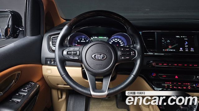 Kia Canival 2020 — photo 12