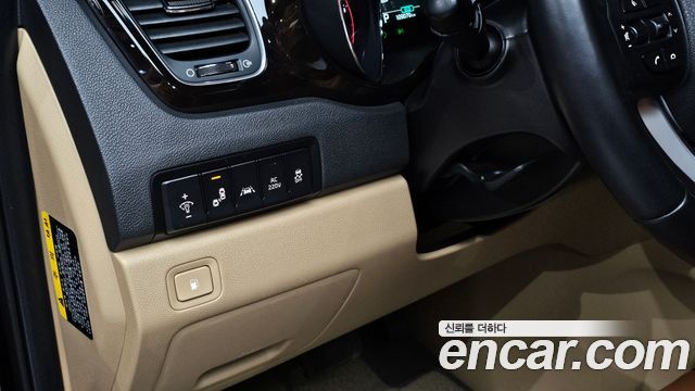 Kia Canival 2020 — photo 16