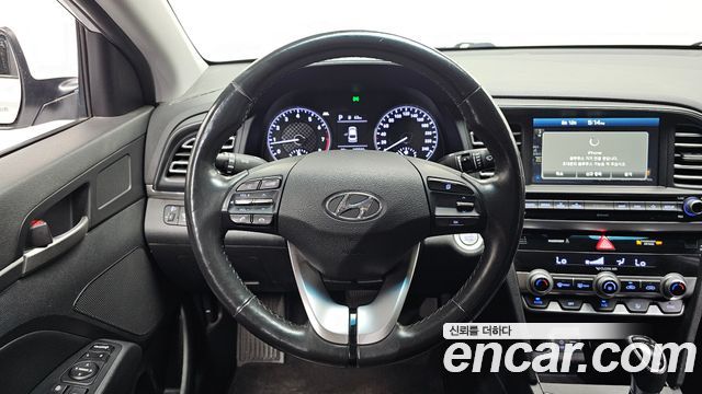Hyundai AVANTE 2019 — photo 13