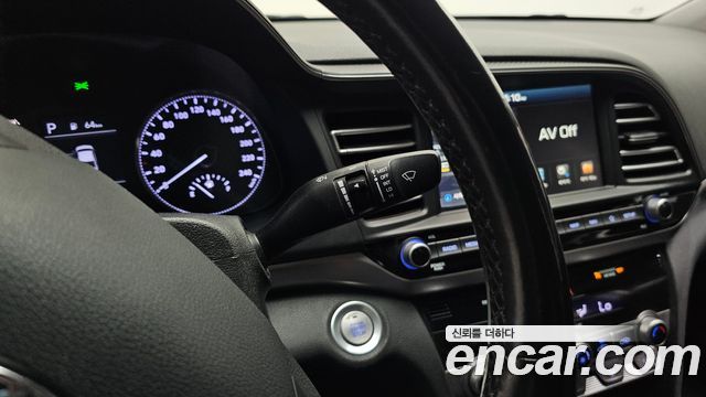 Hyundai AVANTE 2019 — photo 18