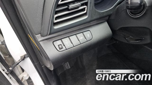 Hyundai AVANTE 2019 — photo 19