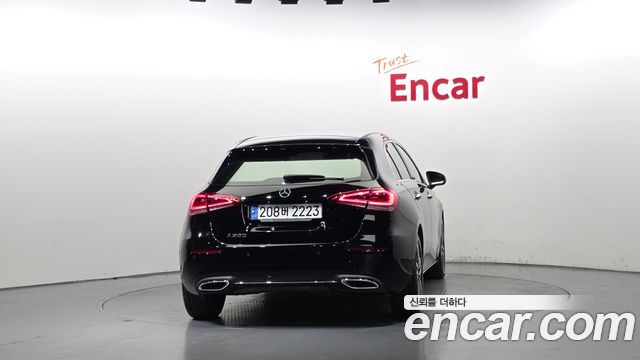 Mercedes-Benz A-Class 2022 — photo 4