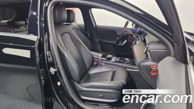 Mercedes-Benz A-Class 2022 — photo 12
