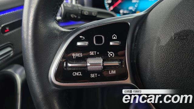Mercedes-Benz A-Class 2022 — photo 18