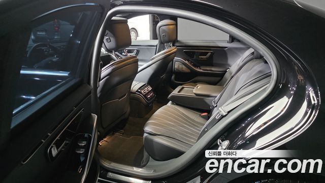 Mercedes-Benz S-Class 2021 — photo 17