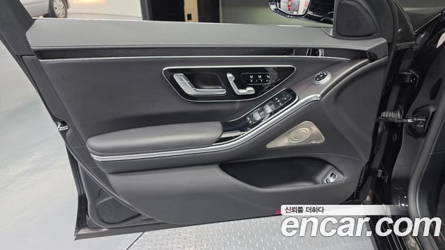 Mercedes-Benz S-Class 2021 — photo 14