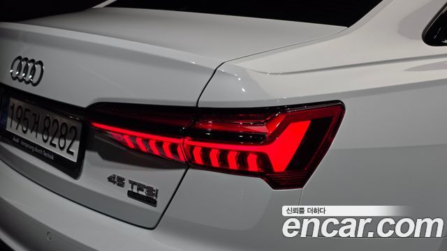 Audi A6 2025 — photo 9