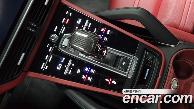 Porsche Cayenne 2020 — photo 12