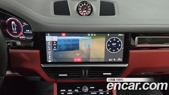 Porsche Cayenne 2020 — photo 19