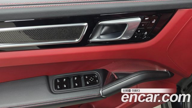 Porsche Cayenne 2020 — photo 24