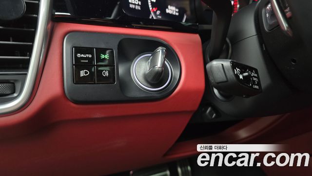 Porsche Cayenne 2020 — photo 26